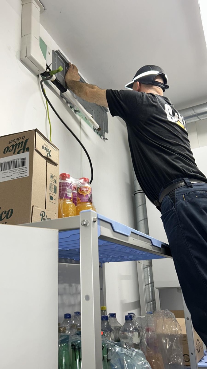 Intervention technicien sur chambre froide